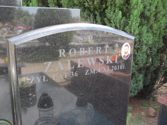 Robert Zalewski 1974 Sierpc kom. - Grobonet - Wyszukiwarka osób pochowanych