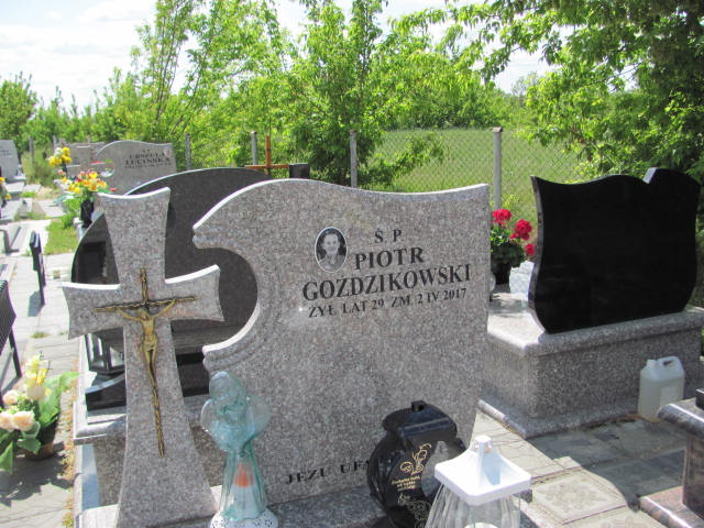 Piotr Goździkowski 1988 Sierpc kom. - Grobonet - Wyszukiwarka osób pochowanych